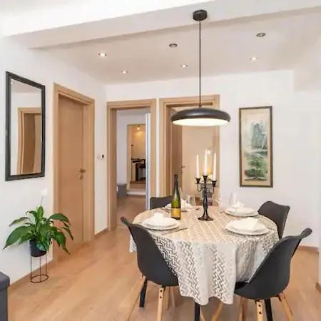 Tomic Apartment