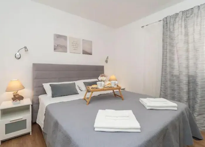 アパート Tomic ドゥブロブニク